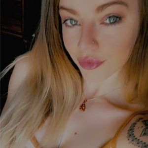 Meet your Posher, Ashlee